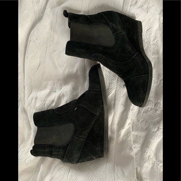 Browns suede booties. - Picture 1 of 4